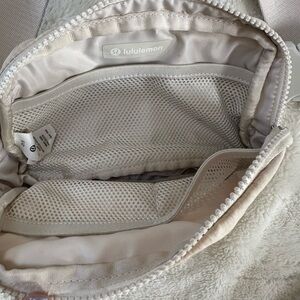 Lululemon Everywhere Belt Bag